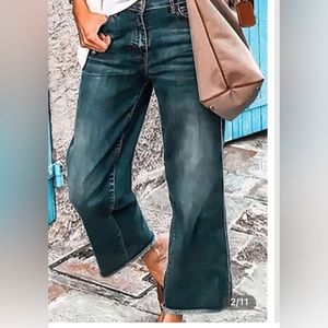 Flamingo raw hemmed wide leg jeans. New. Size 6/8 (M)